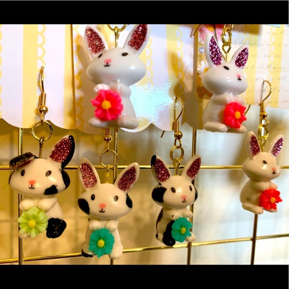 🛍️✨5 for $15✨🛍️ 🐰 🌸 OOAK Blind Surprise Handmade Bunny Earrings - Picture 4 of 5